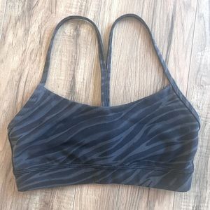 Lululemon Bra | size 4 | does not have padding, but is a great bra for running!